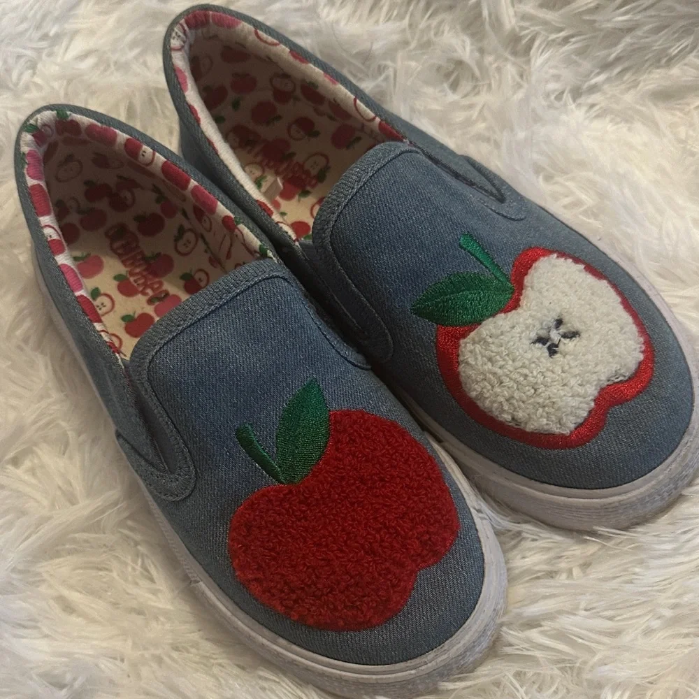 🎀 Gymboree Girls Apple Embroidered Slip-On Shoes - Blue, White and Red